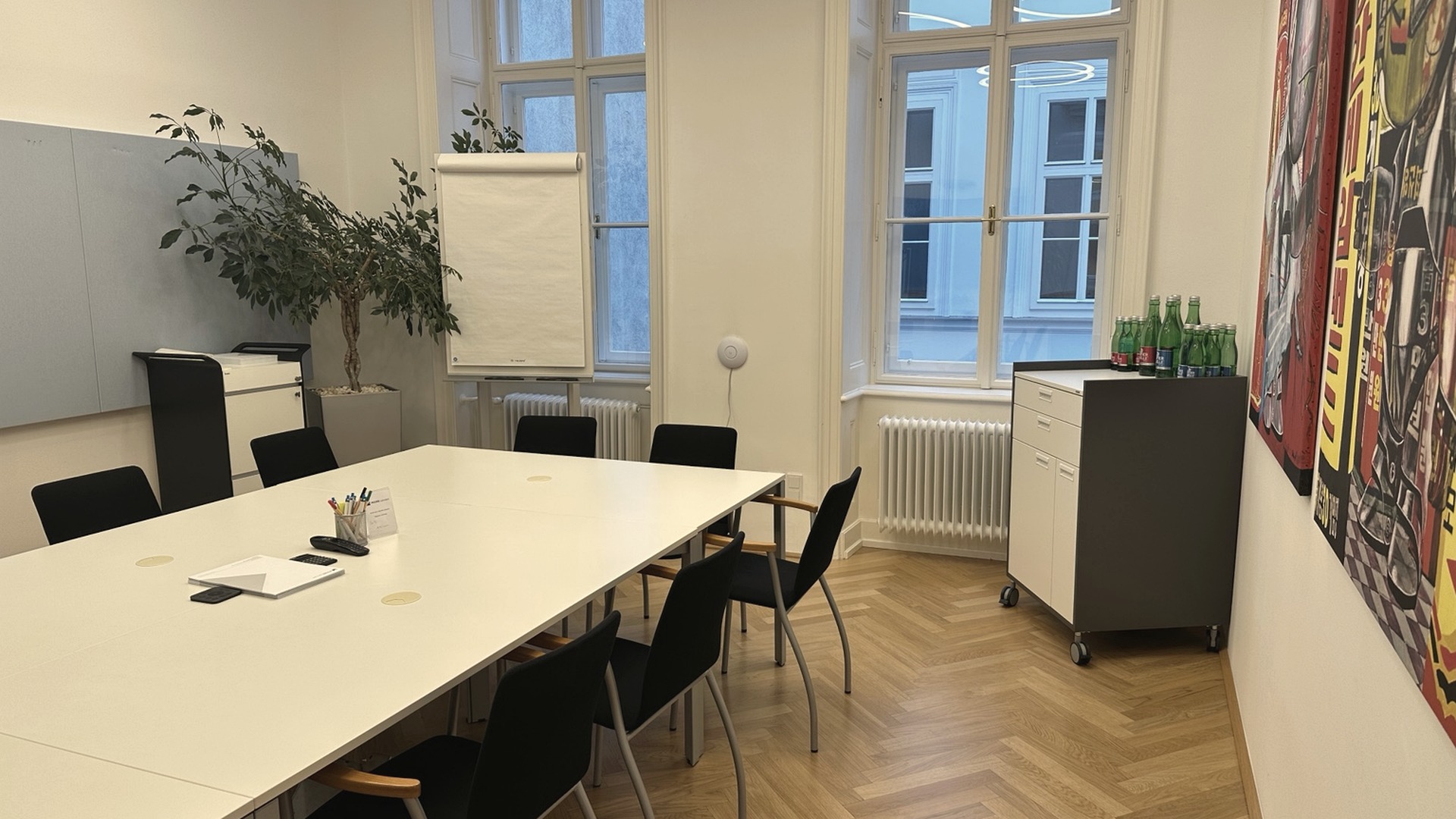 Besprechungsraum der Kanzlei – Sinnbild für vertrauliche Gespräche